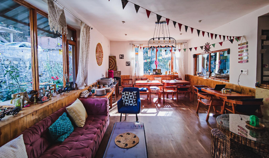 Food & Drinks 4, Fursat Boutique Stays, Kullu
