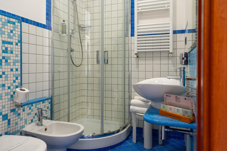 Bathroom 3, Elaia Garden Hotel, Latina