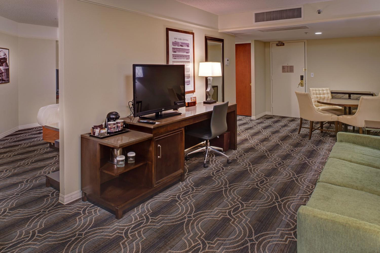 Bedroom 3, St. Louis Union Station Hotel, Curio Collection by Hilton, Saint Louis