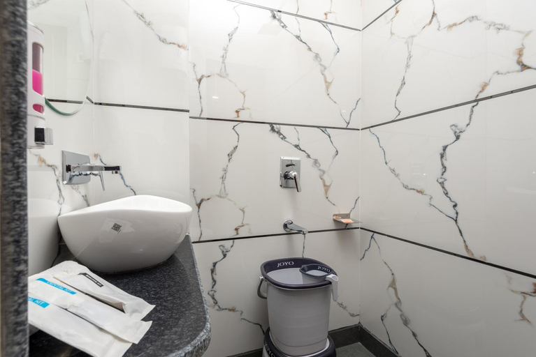 Bathroom 4, Hotel Purple Dot Haridwar, Dehradun