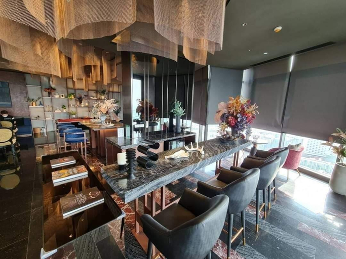 Food & Drinks 5, Edge Central Pattaya Condo, Pattaya