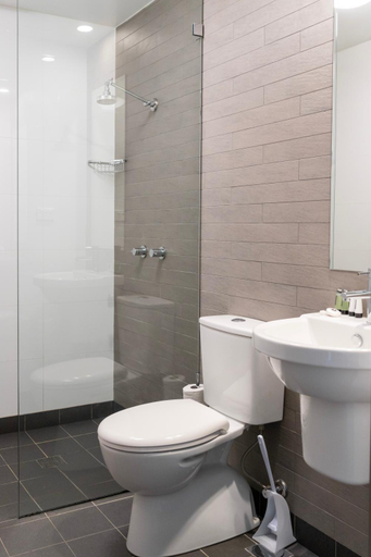 Bathroom 5, The Bexley Motel, Sydney