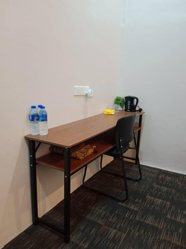 Others, Nafeeza Roomstay, Besut