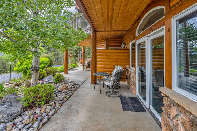 Others 4, Twin Sisters Suite - 2 Bedroom, Kitchenette, Hot Tub!, Larimer