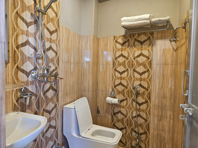 Bathroom 3, Hotel Blossom, Gandaki