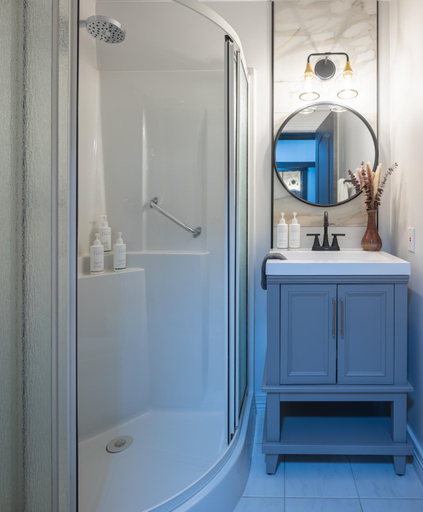Bathroom 5, Malia Spa and Resort inc, Gloucester