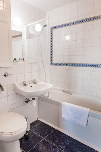 Bathroom 4, The Sea Hotel, South Tyneside