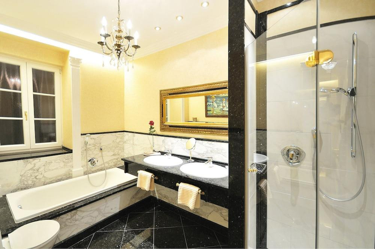 Bathroom 4, Hotel Residenz am Rosengarten, Bad Kissingen