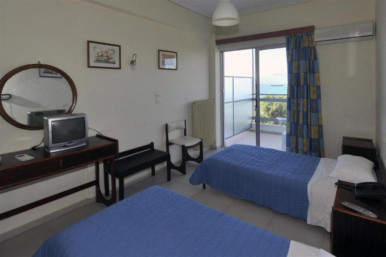 Bedroom 3, Siagas Beach Hotel, Peloponnese