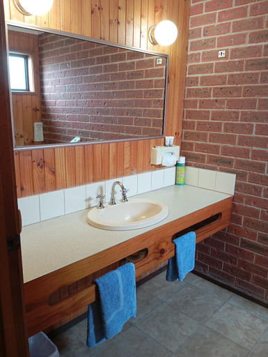 Bathroom 3, Orbost Country Road Motor Inn, E. Gippsland - Orbost