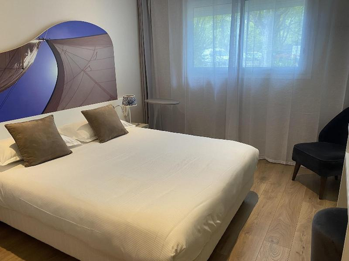 Bedroom 3, Hotel Europe, Hérault