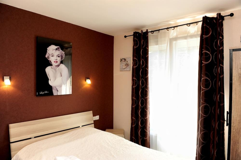 Bedroom 2, Hotel Le Franco-Belge, Ardennes