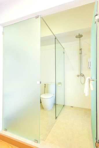 Bathroom 3, Solo Express Sukhumvit 81, Phra Khanong