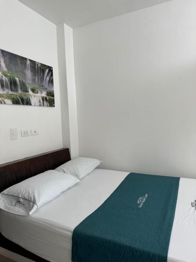 Room 5, Hotel Puerto Triunfo, Puerto Triunfo