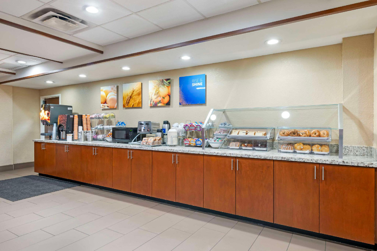 Food & Drinks 4, Comfort Suites Downtown, Orange
