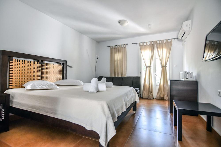 Bedroom 3, Nefeli hotel, Central Greece