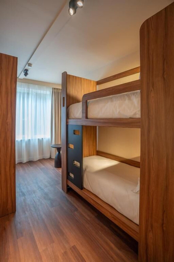 Bedroom 3, Via Antwerp, Antwerpen