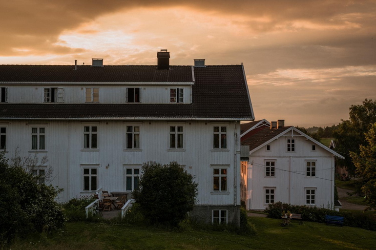 Others 5, Fokhol Gard Gjestehus, Stange