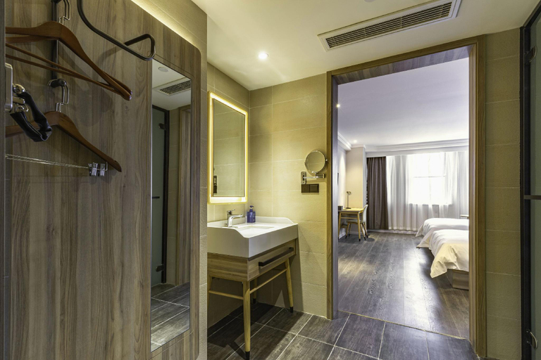 Bathroom 4, Hanting Premium Hotel Zhengzhou Gym Centre, Zhengzhou