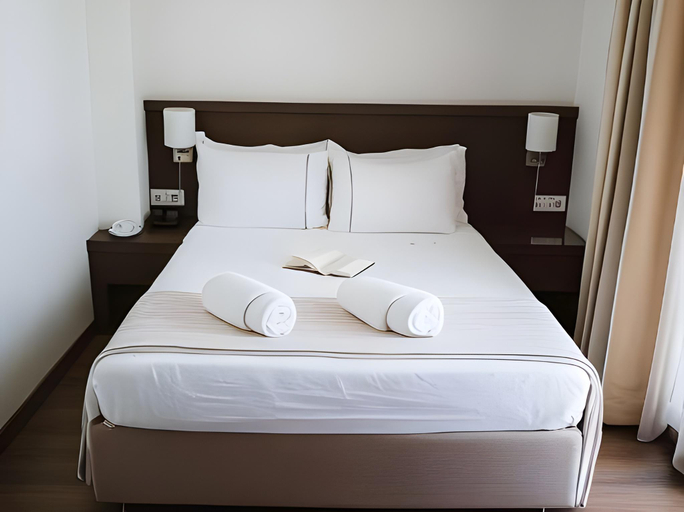 Bedroom 3, Piraeus Port Hotel, Attica