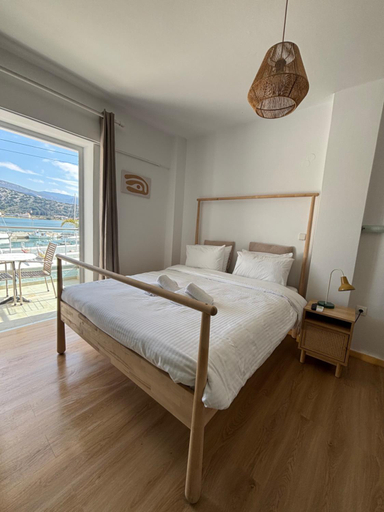 Bedroom 4, King A, Ionian Islands