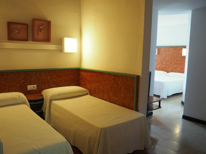 Bedroom 3, Xaine Park, Girona