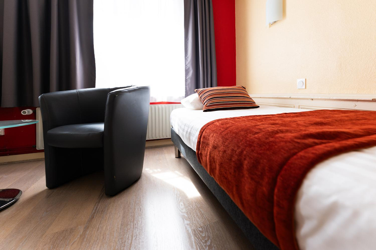 Bedroom 3, Hotel Cheval De Bronze, Vosges