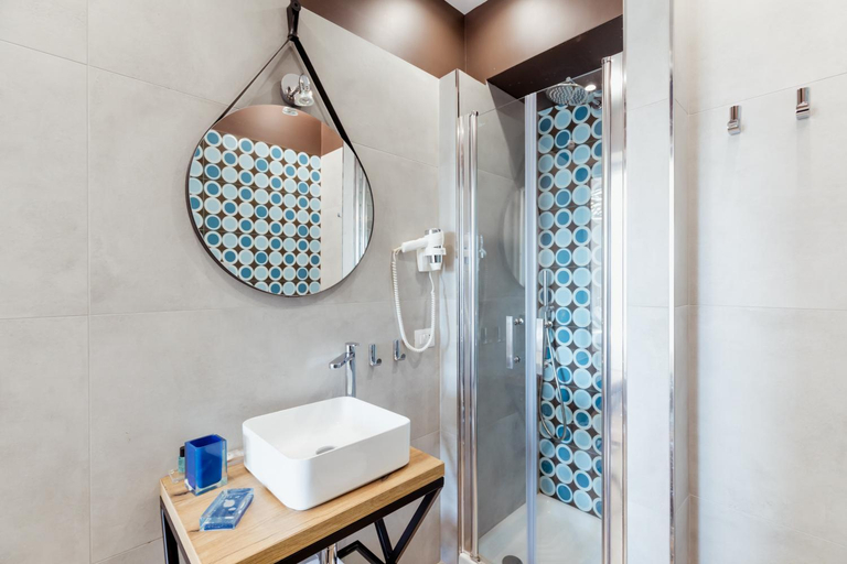 Bathroom 2, Suite Riviera 84, Napoli