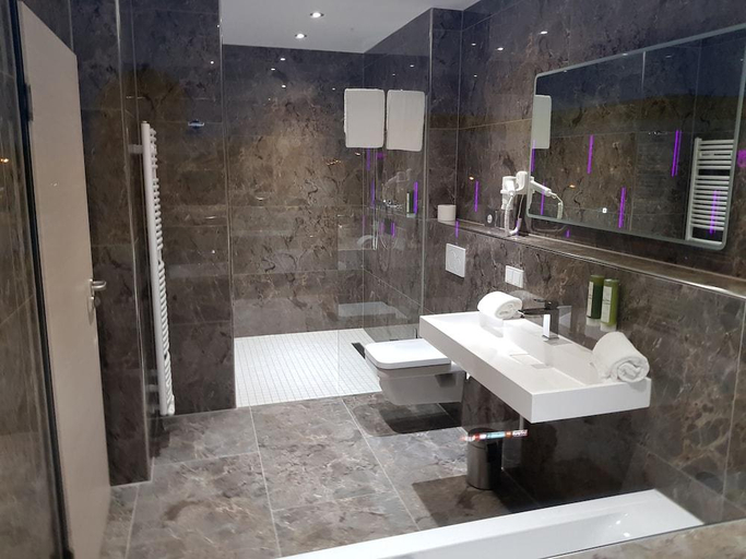 Bathroom 5, RheinCity Hotel & Boardinghouse, Ludwigshafen am Rhein