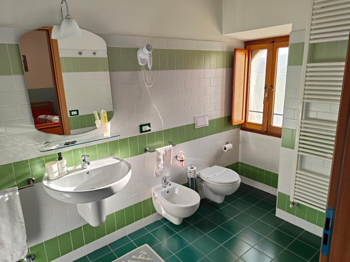 Bathroom 2, Casa Fra Ambrogio, L'Aquila
