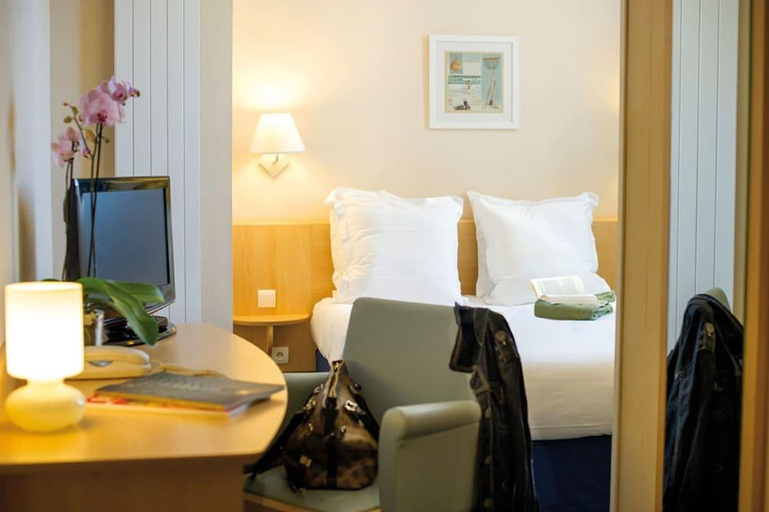 Bedroom 3, Hotel Vacances Bleues Villa Caroline, Loire-Atlantique
