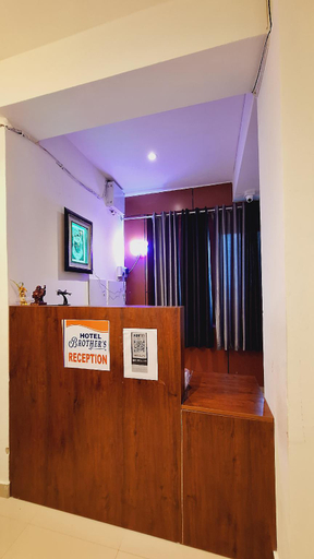 Others 5, Brothers Hotel, Agra