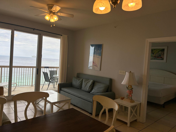Living area 2, Sunrise Beach #1707, Bay