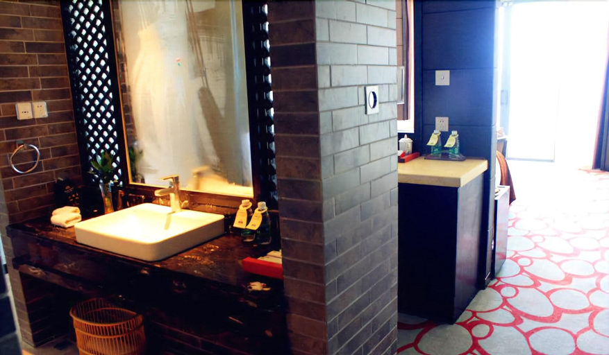 Bathroom 5, Days Hotel Suites by Wyndham Yangjiang, Yangjiang