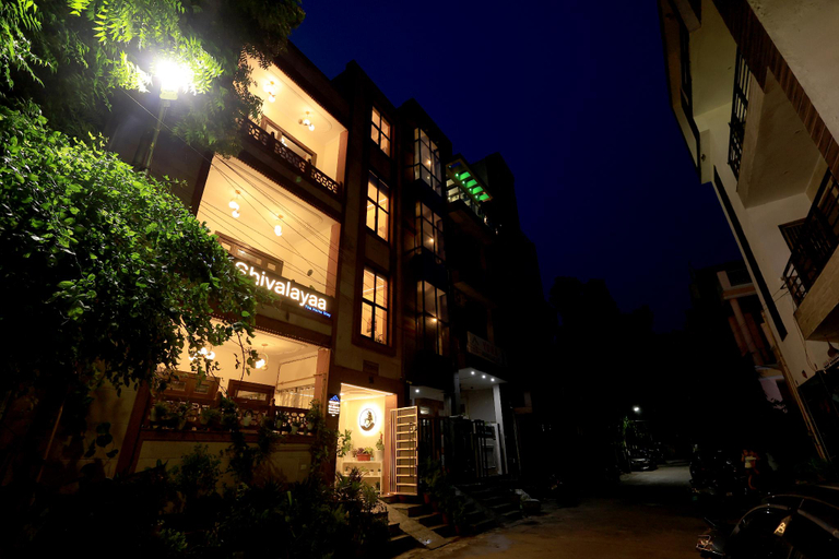 Exterior & Views