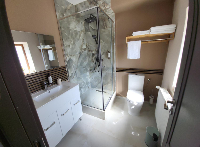 Bathroom 4, Pensiunea Hanul Huniazilor HD, Hunedoara