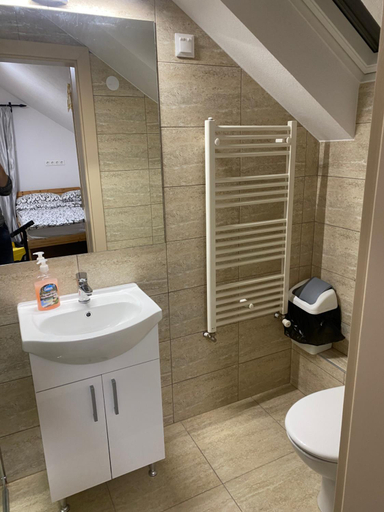 Bathroom 3, Salt Key House R, Praid
