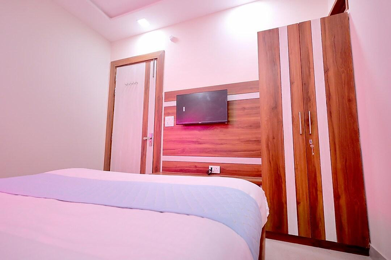 Bedroom 1, Hotel SMR Palace, Agra