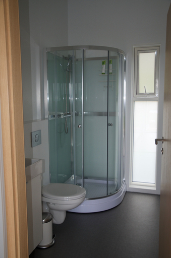 Bathroom 4, Krákhamar apartments, Djúpavogshreppur