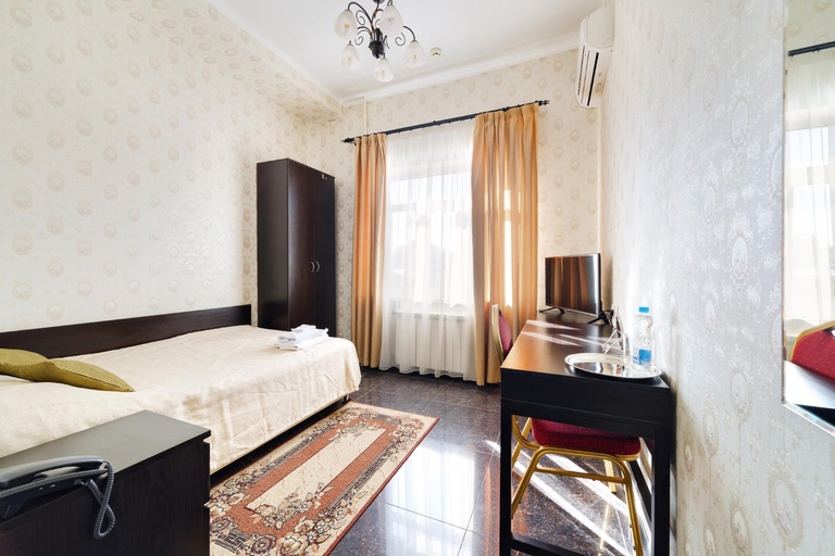Others 3, Hitrovka Hotel, Central