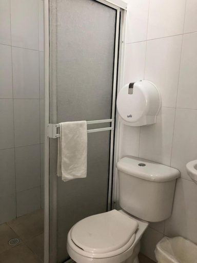 Bathroom 3, Hotel Balcones de Bocagrande, Cartagena de Indias