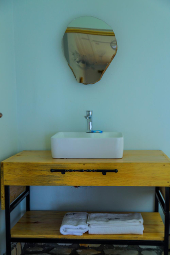Bathroom 4, Acacia Wilderness Mweya, Busongora