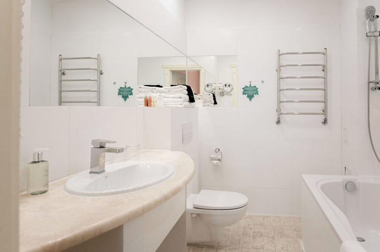 Bathroom 5, Rudolfo Hotel, L'vivs'ka