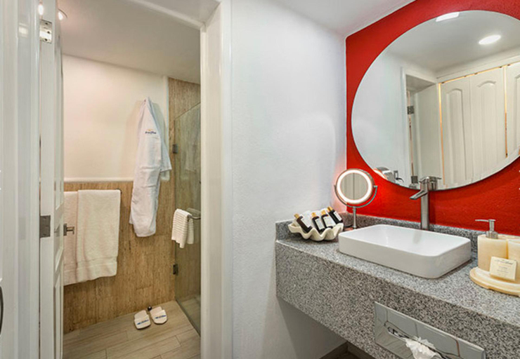Bathroom 4, Marina Fiesta Resort & Spa, La Paz