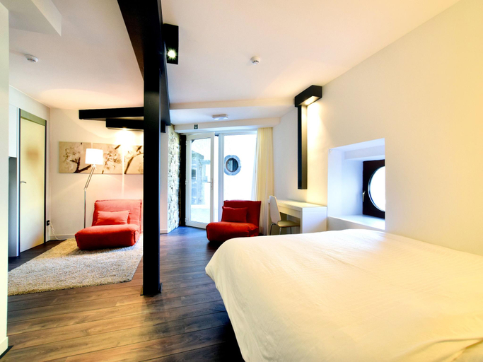 Bedroom 3, Chic Mansion in Robertville, Liège