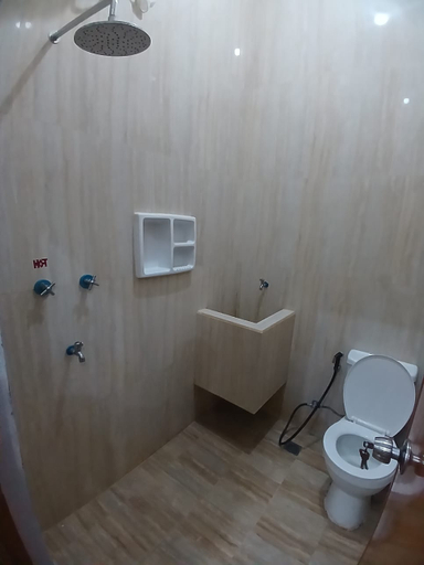 Bathroom 5, Tamastu House Sunter, Jakarta Utara