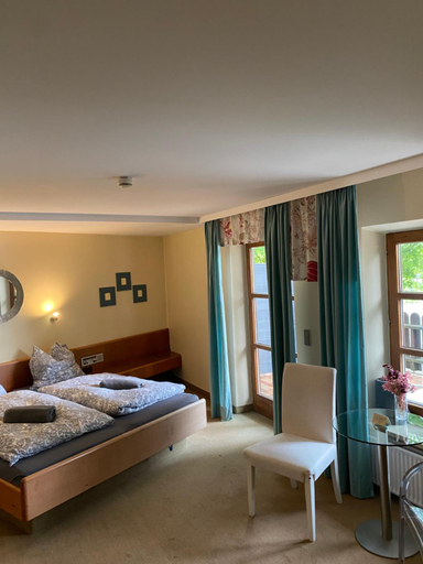 Bedroom 2, Gastehaus Altes Fahrhaus, Bad Tölz-Wolfratshausen