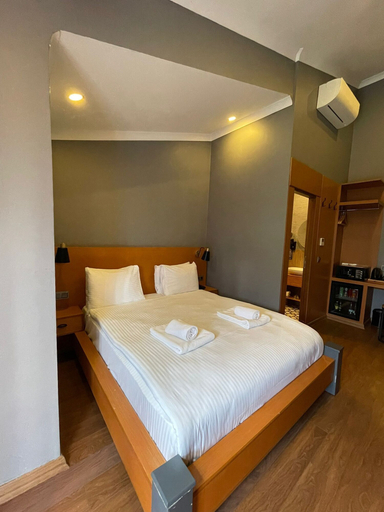 Bedroom 3, Navy Inn & Bungalows, Arnavutkoy