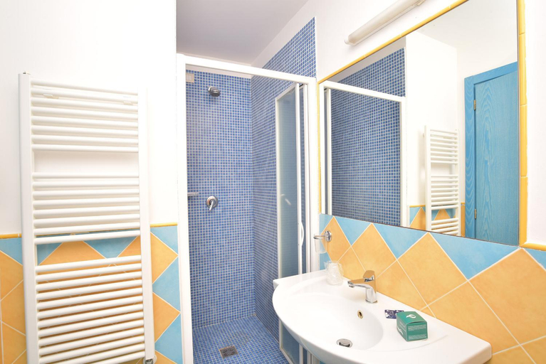 Bathroom 4, Hotel Terme Zi' Carmela, Napoli