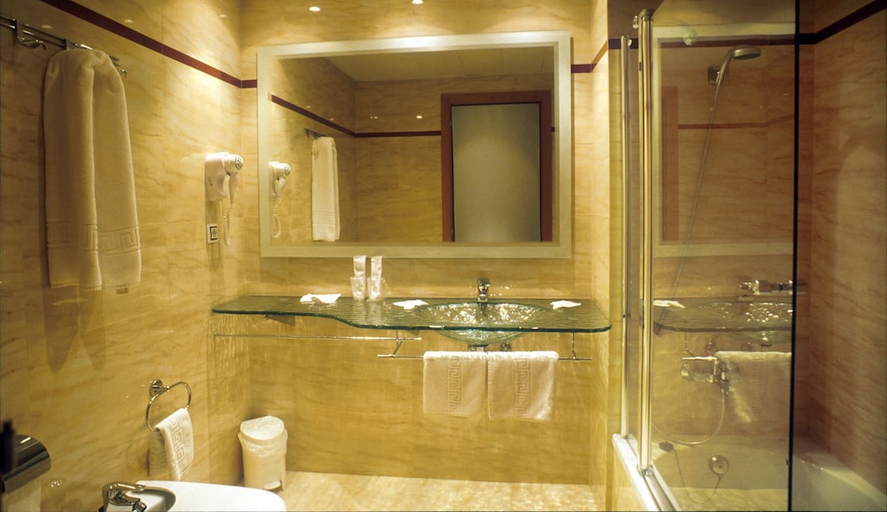 Bathroom 5, Blaucel, Girona
